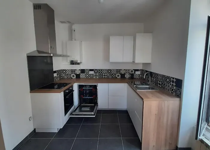 Cosy Entierement Renove Apartment *